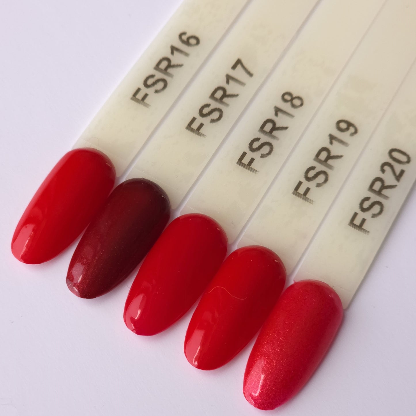 Urban Nails Fifty Shades of Red FSR18 - 7,5 ml