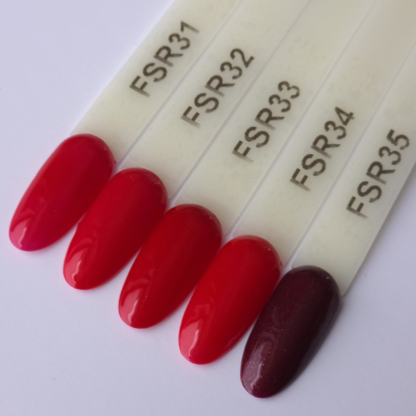 Urban Nails Fifty Shades of Red gelpolish FSR35 - 7,5 ml
